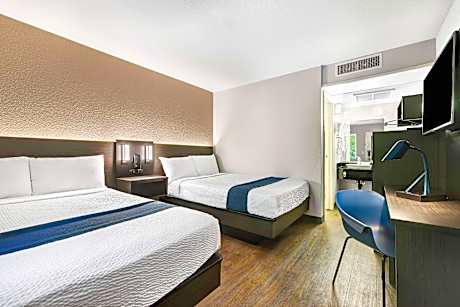 2 Full Beds | Premium, Micfridge