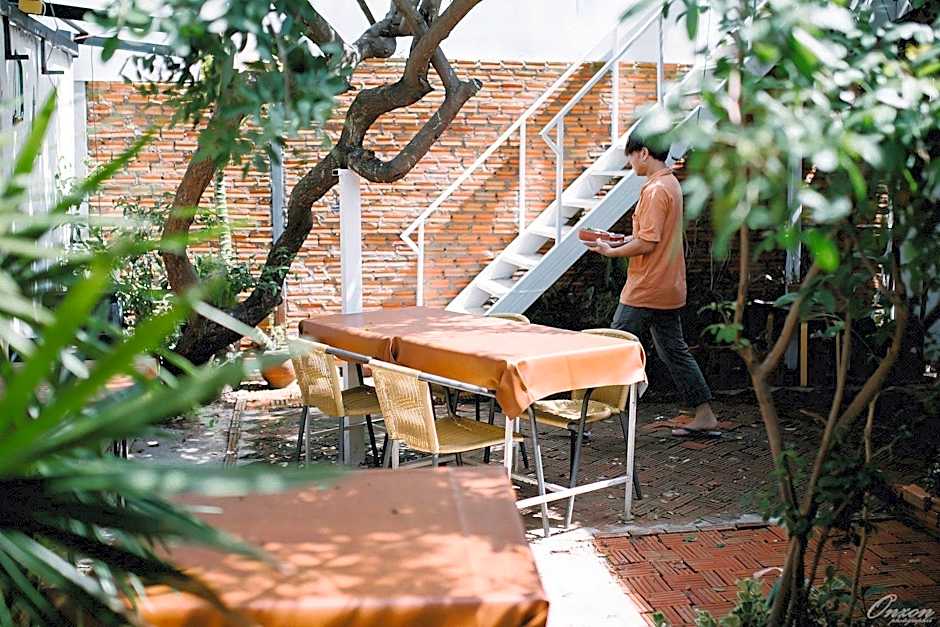 THE GOOSE HOUSE UBON