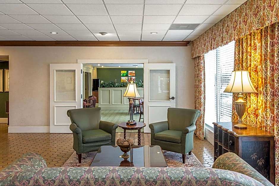 Quality Inn & Suites McDonough South I-75