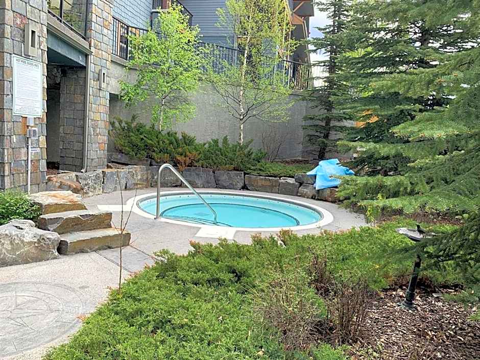 Heavenly Mountain Condo - Outdoor Hot Tubs & Steam Room
