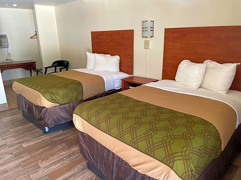 Evergreen Inn and R.V.