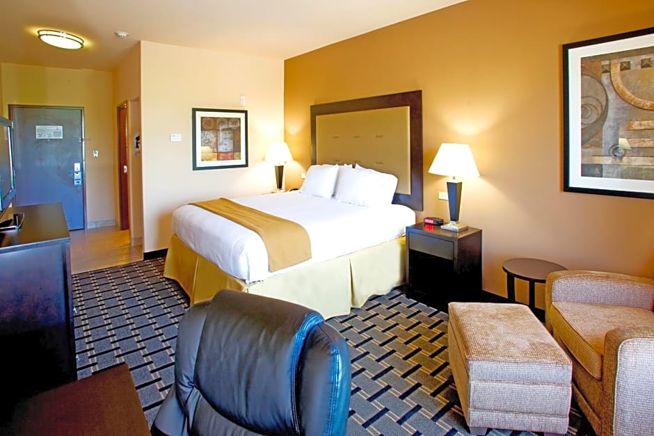 Holiday Inn Express and Suites Beeville