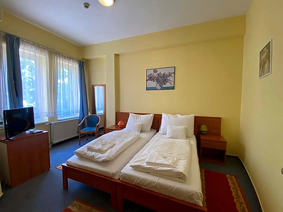 Tisza Alfa Hotel