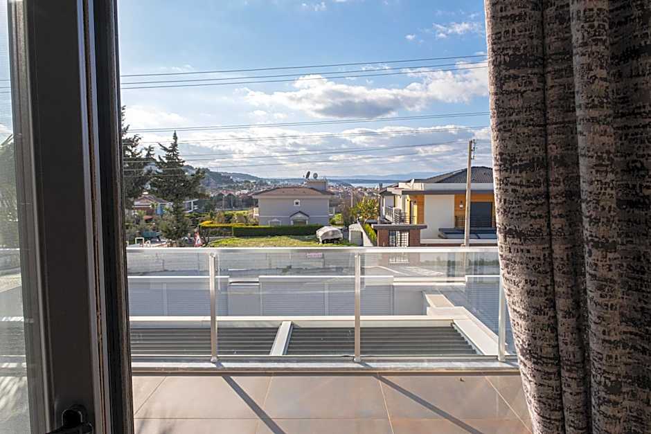 Çeşme lüks huzurlu yeni villa
