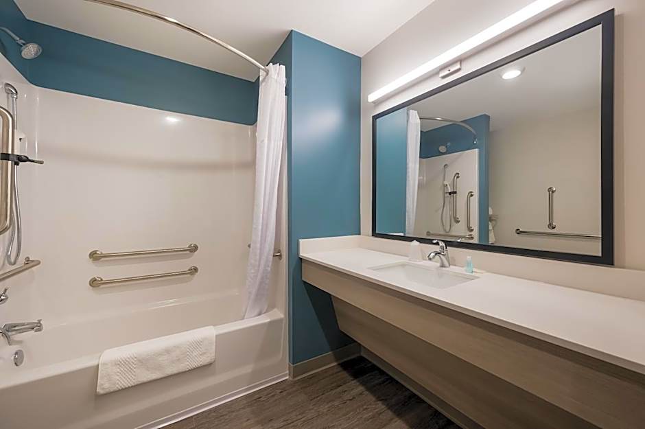 WoodSpring Suites Dearborn Detroit