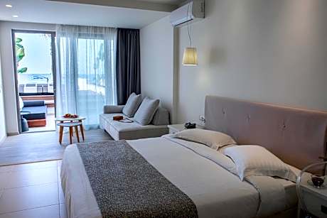 Superior Double Room Sea View with Private Pool