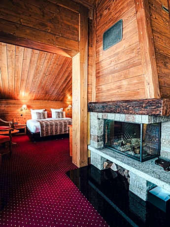 Suite with Fireplace