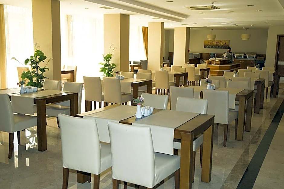 Mom Hotel