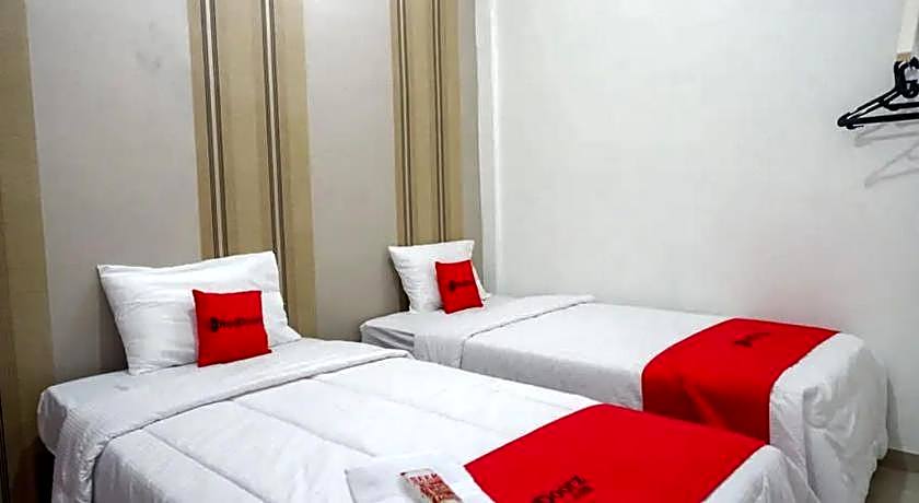 RedDoorz near Stasiun Purwosari