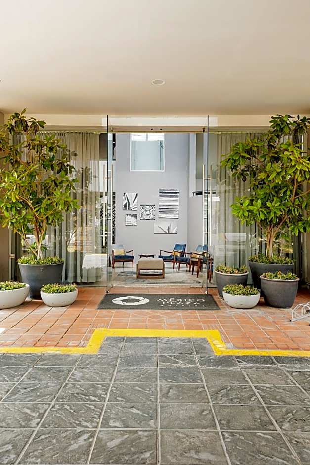 Hotel Suites México Plaza León Campestre