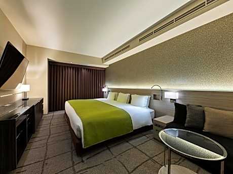 Exective Wide King Room
