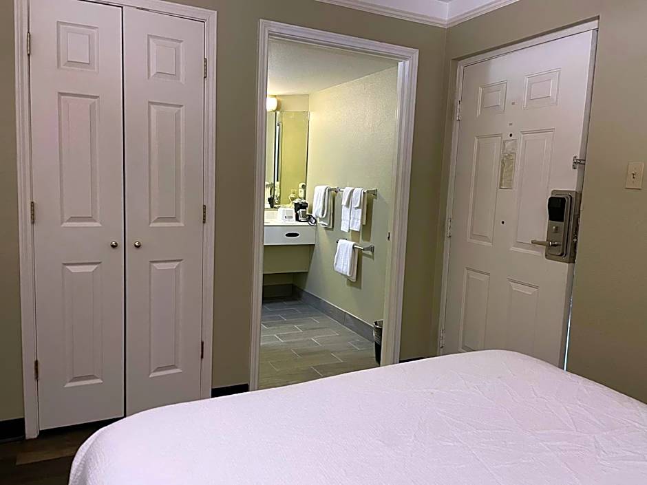 Quality Inn & Suites Tuscaloosa near University