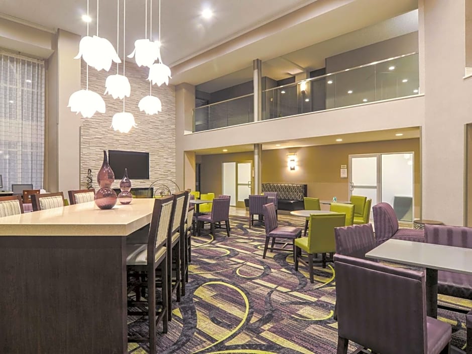 La Quinta Inn & Suites by Wyndham Denver Airport Dia