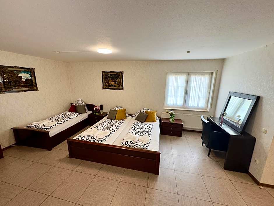Hotel Moji 3 Landhaus Köln