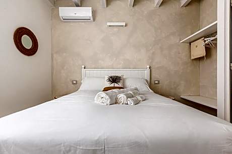 Two-Bedroom Apartment with Balcony and Sea View