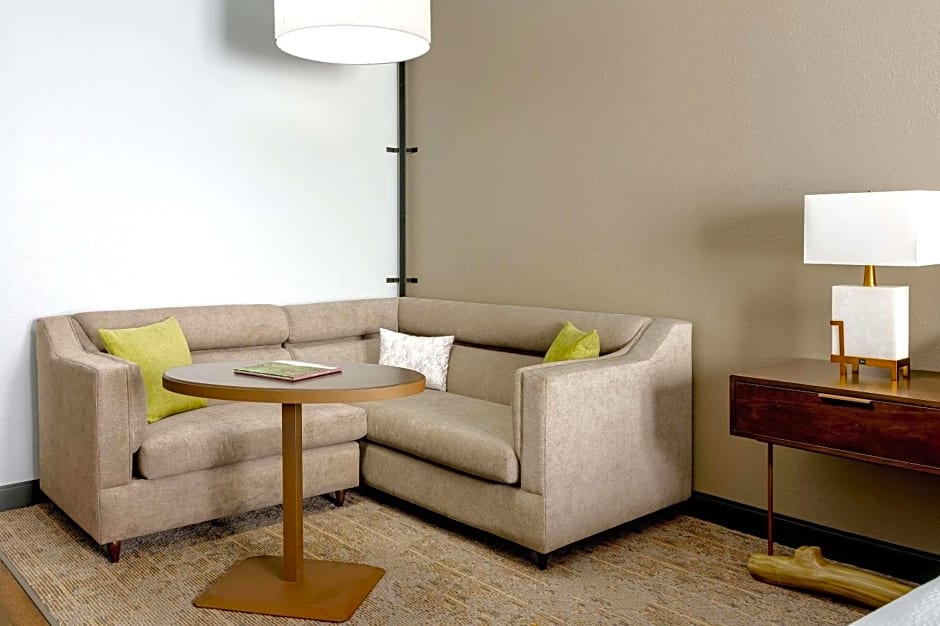 The Bluff Hotel Savannah, Tapestry Collection by Hilton