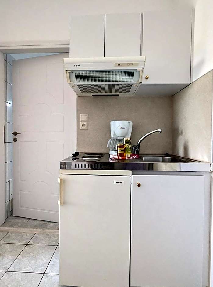 Arsinoi Studios and Apartments