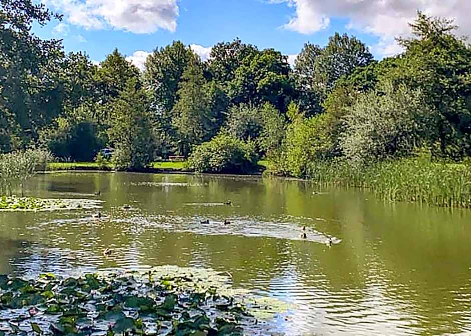 Paradise Lakeside Lodges