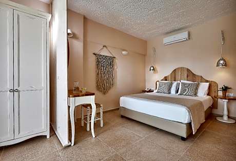 One-Bedroom Apartment with Private Pool