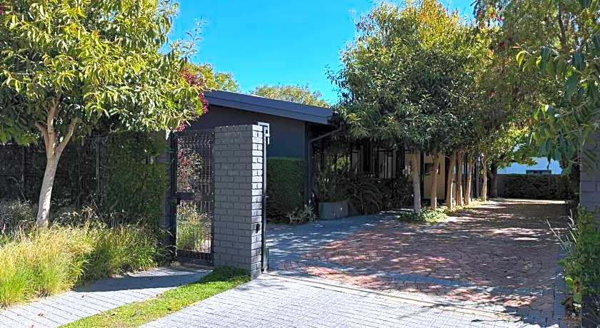Twice Central Guesthouse