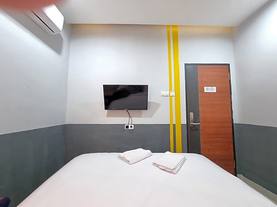 Capital O 90874 Millenium Inn 2