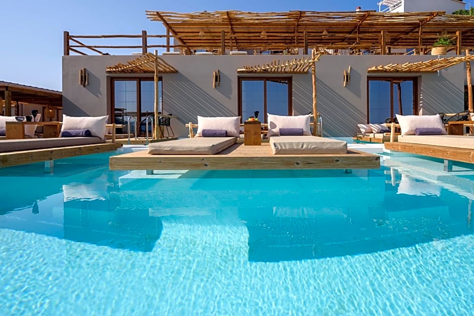 Aletri Swim Up Boutique Hotel