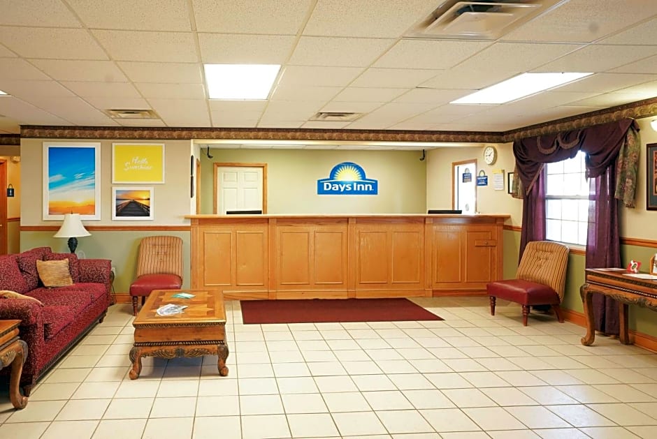 Days Inn by Wyndham Lake City I-75
