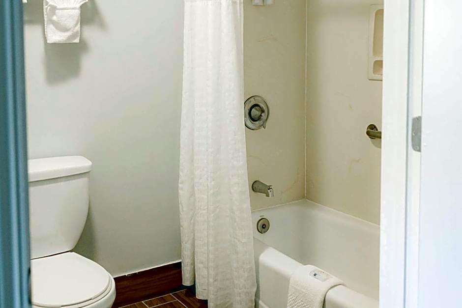 Quality Inn & Suites Lathrop