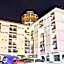 Dee Prom Hotel