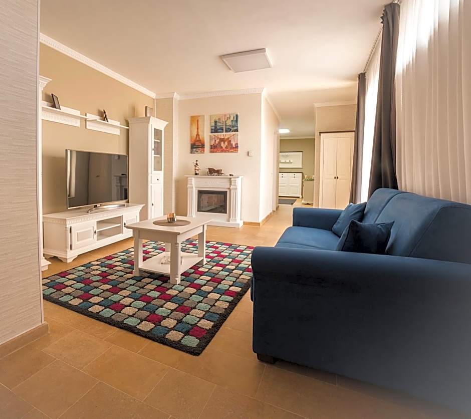 Lira Holiday Apartments