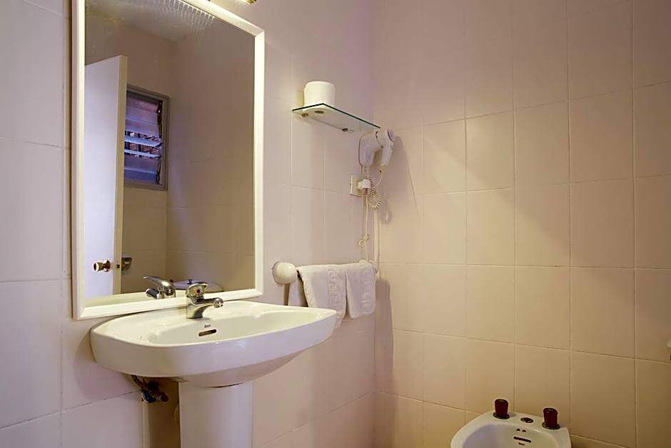 Apartamentos San Antonio Beach