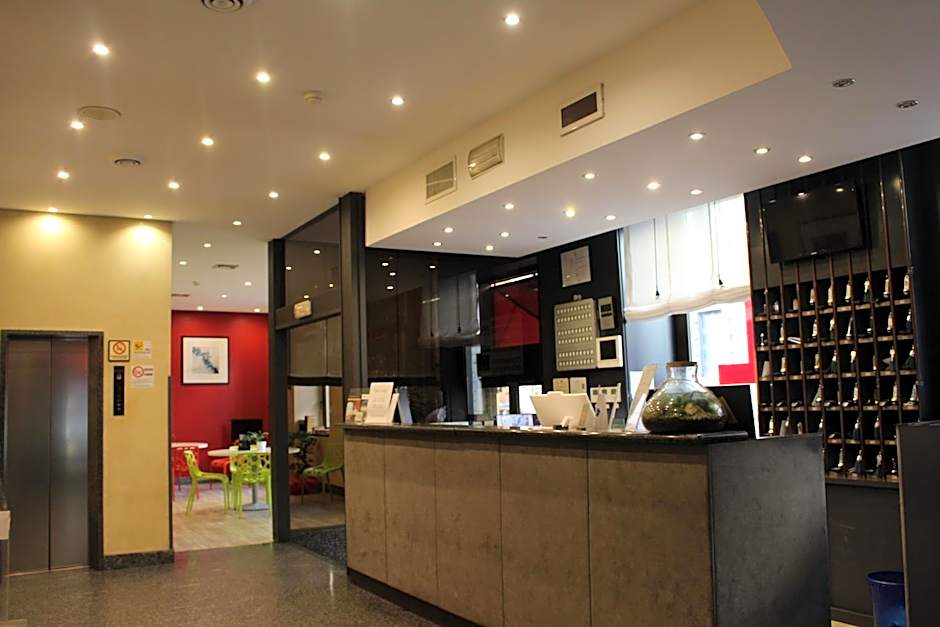 Club Hotel