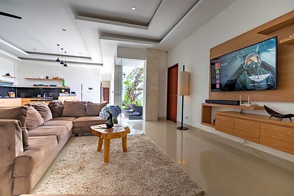 Selina - PROMO- Berawa - 3 BDR - Brand NEW Villa - HUGE Pool