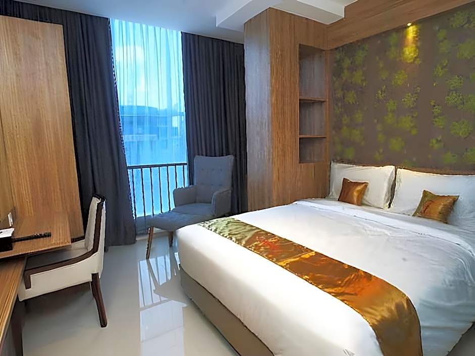 Triizz Hotel Semarang