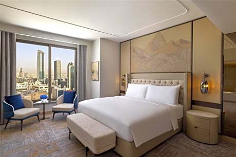 Ambassador King Suite - Club Signia