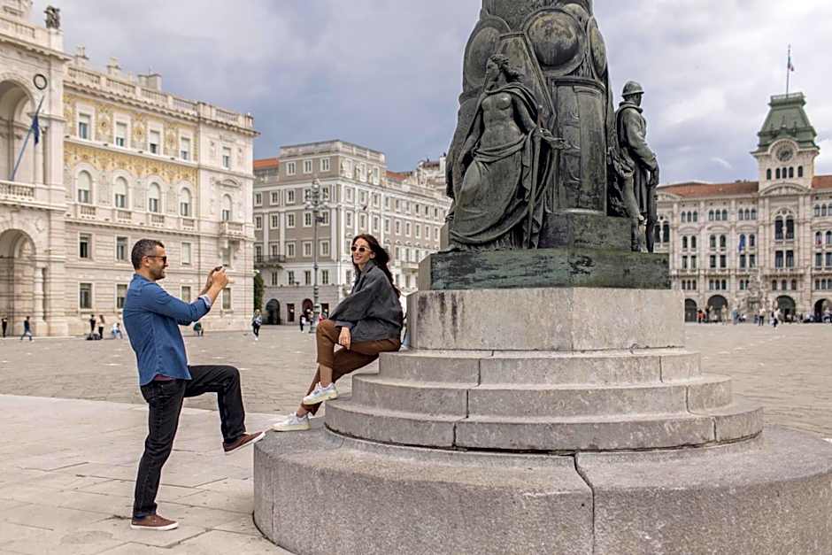 URBANAUTS STUDIOS Minelli