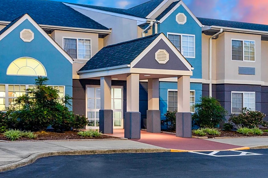Microtel Inn & Suites by Wyndham Burlington