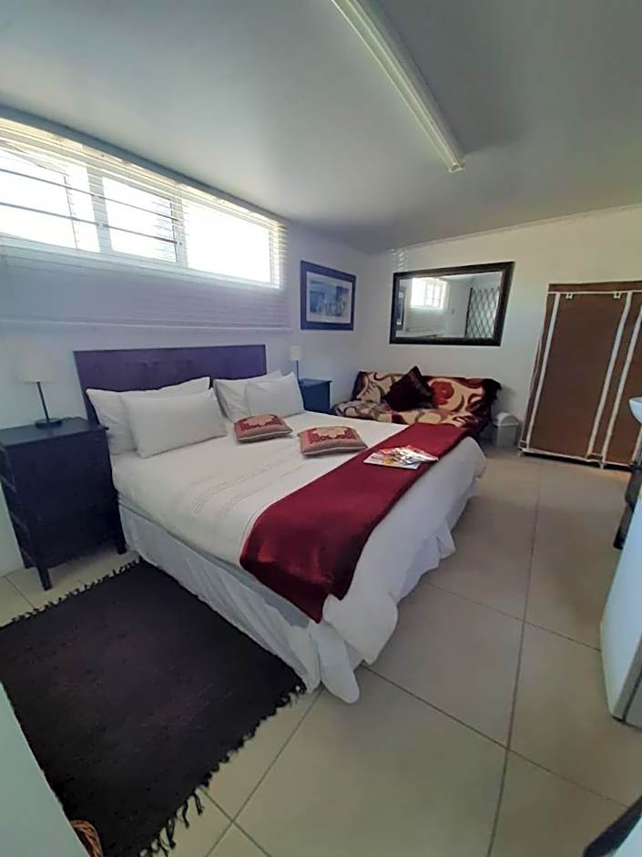 Au Plais De Langebaan at Palm Tree Villa