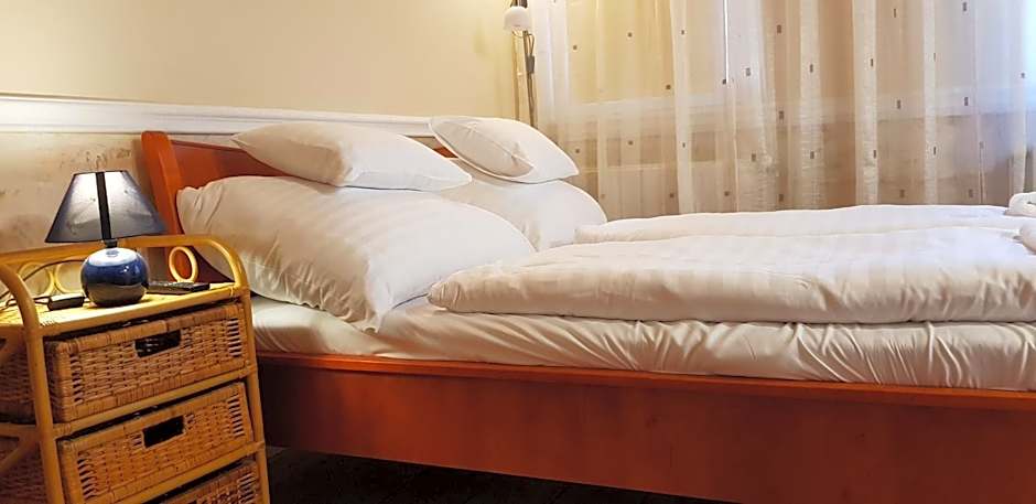 Central Panzió Gyula