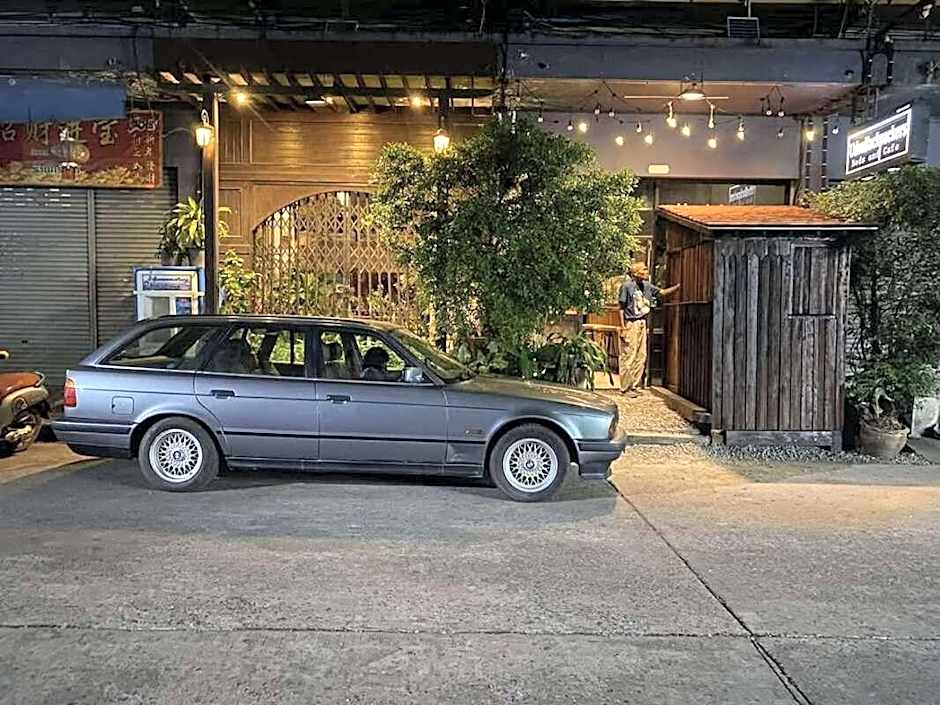 UdonBackpackers Beds and cafe
