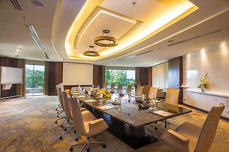 Summit Windmill Golf Residence