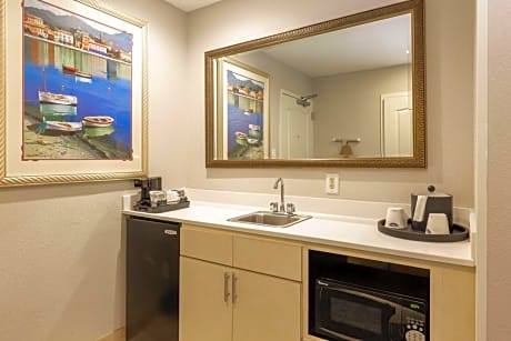 Queen Studio Suite with Two Queen Beds and Sofa Bed - Non-Smoking