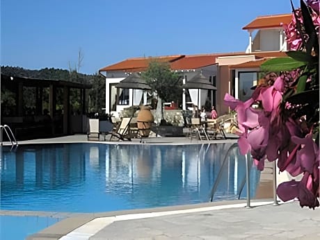 Antigoni Seaside Resort