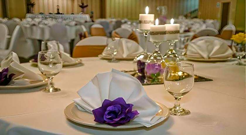 Clarion Hotel & Suites Conference Center Memphis Airport