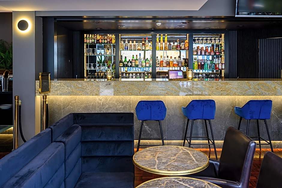 Crest On Barkly Serviced Apartments
