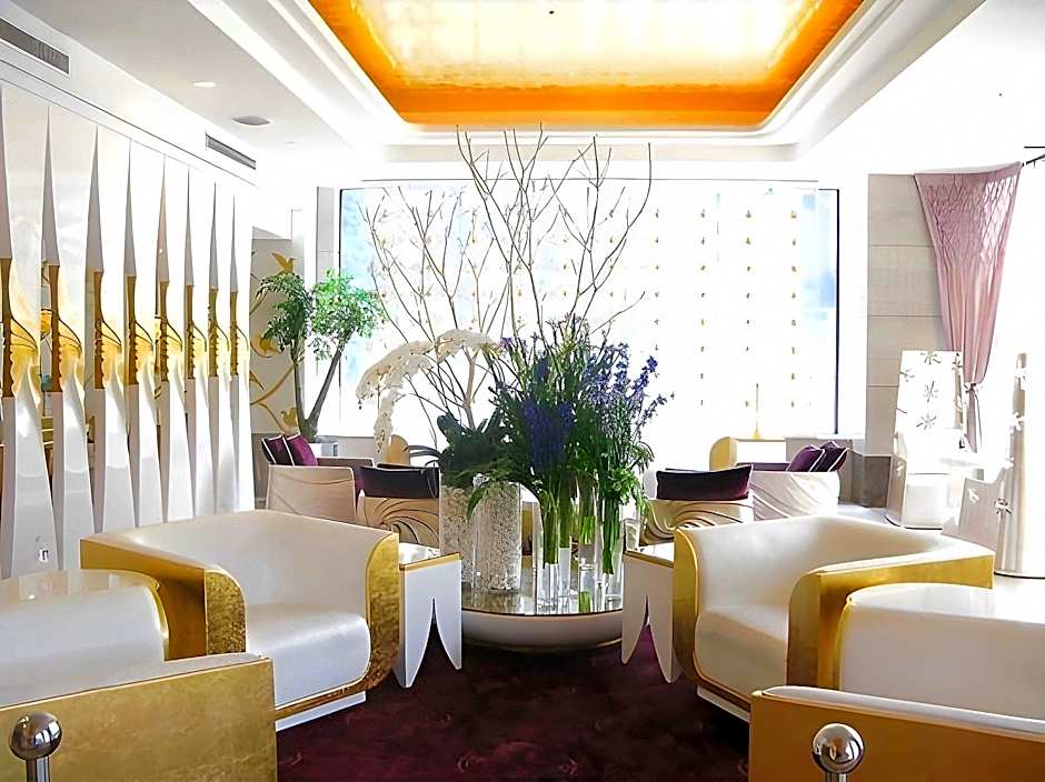 Monarch Skyline Hotel-Near Taimall