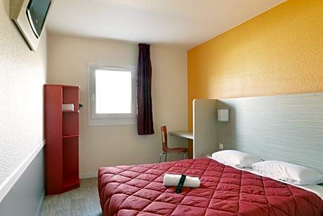 Double Room with 1 Double Bed