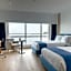 Wyndham Guayaquil, Puerto Santa Ana