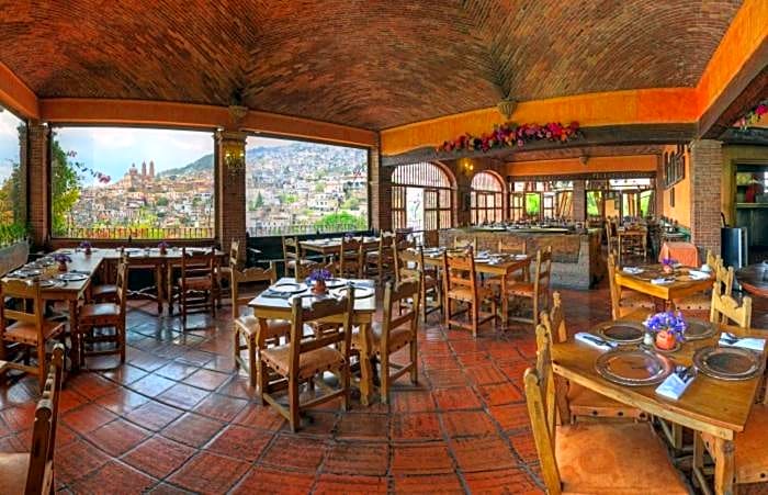 Posada de la Mision, Hotel Museo y Jardin