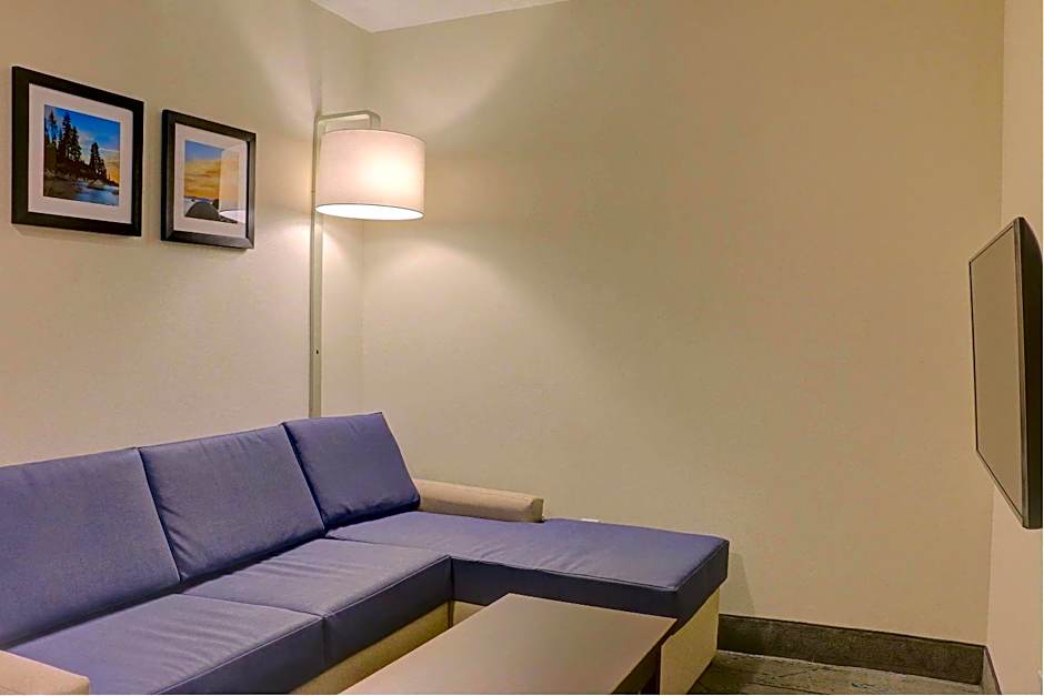 Quality Inn & Suites Roswell North